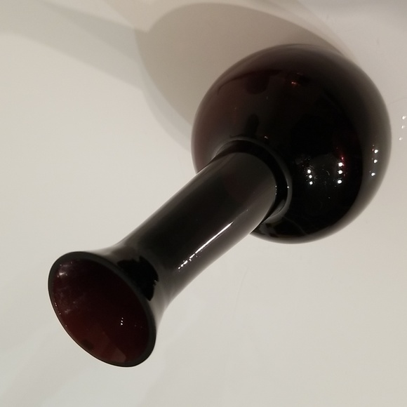 Vintage Collectible Hand-blown Bud Vase / Purple - Picture 3 of 10